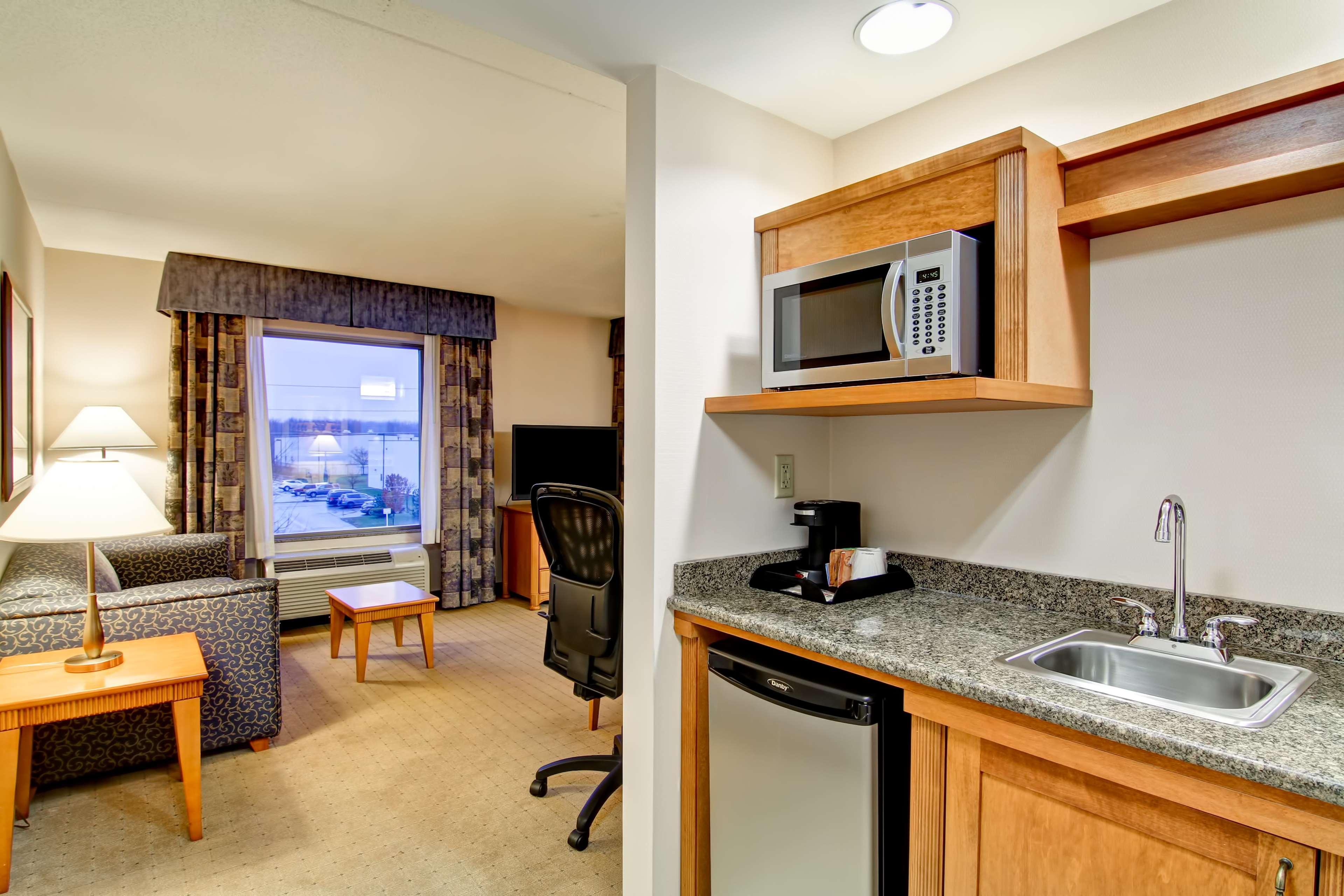 Hampton Inn & Suites Guelph Exterior photo