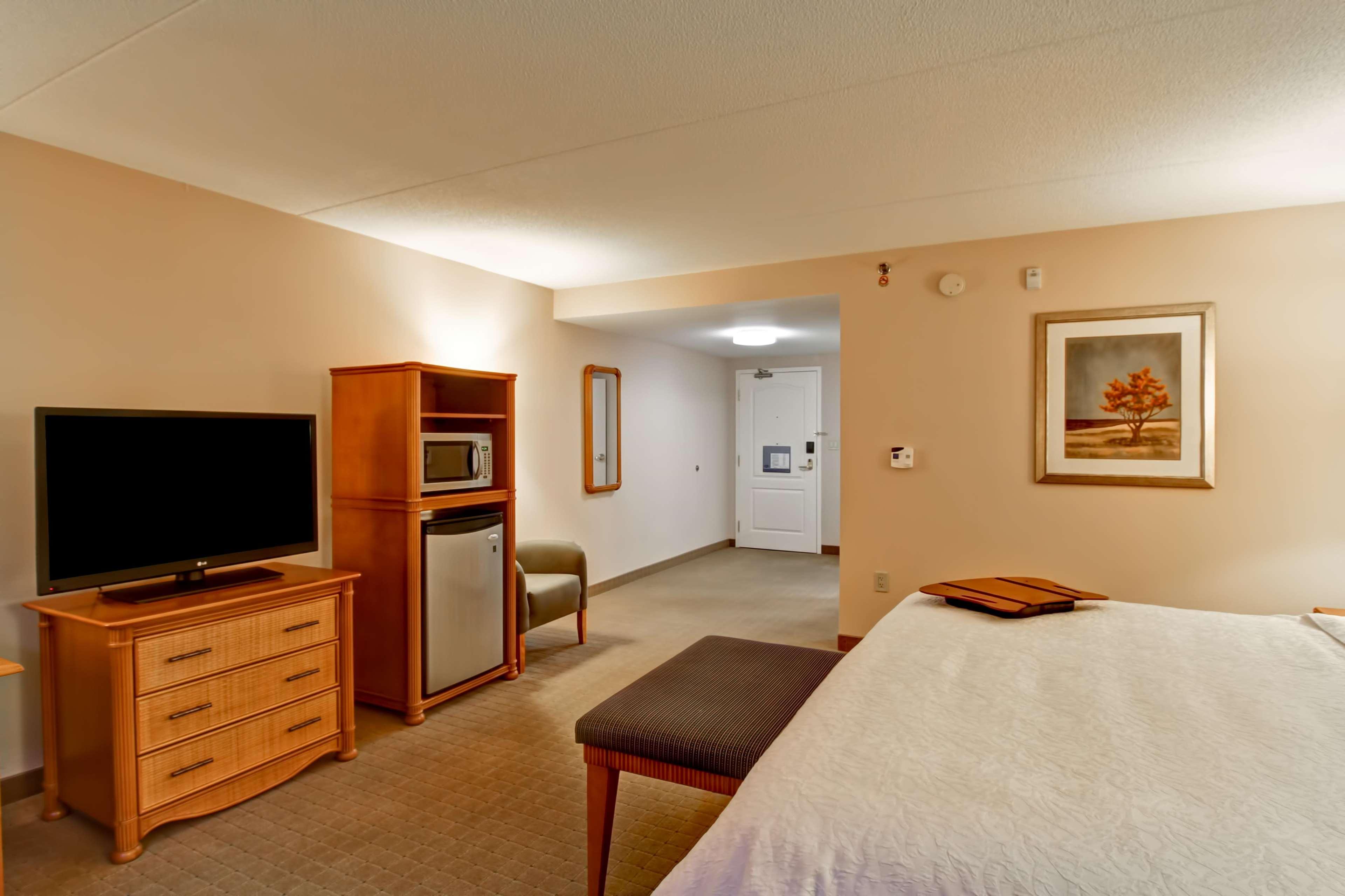 Hampton Inn & Suites Guelph Exterior photo