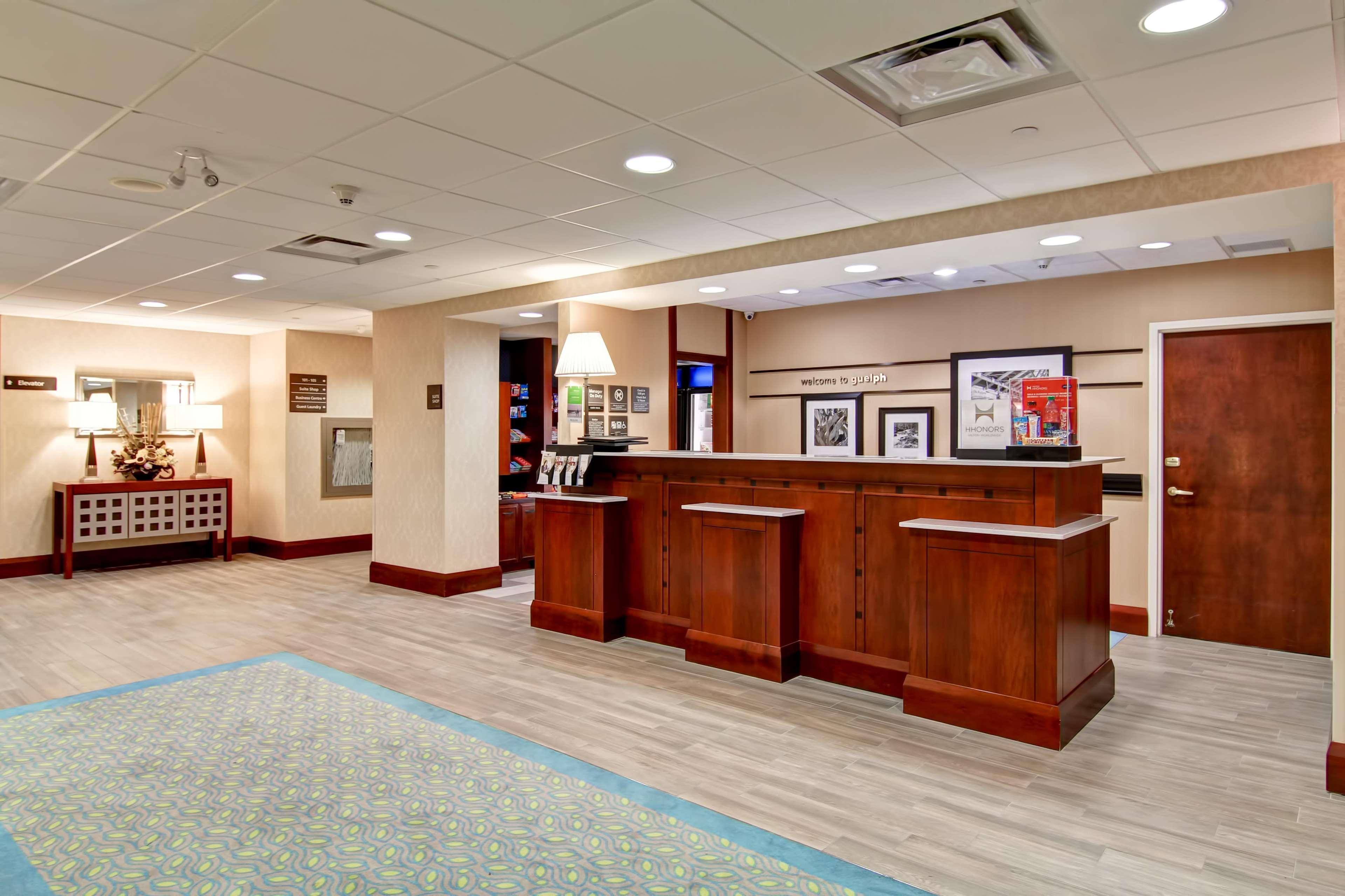 Hampton Inn & Suites Guelph Exterior photo