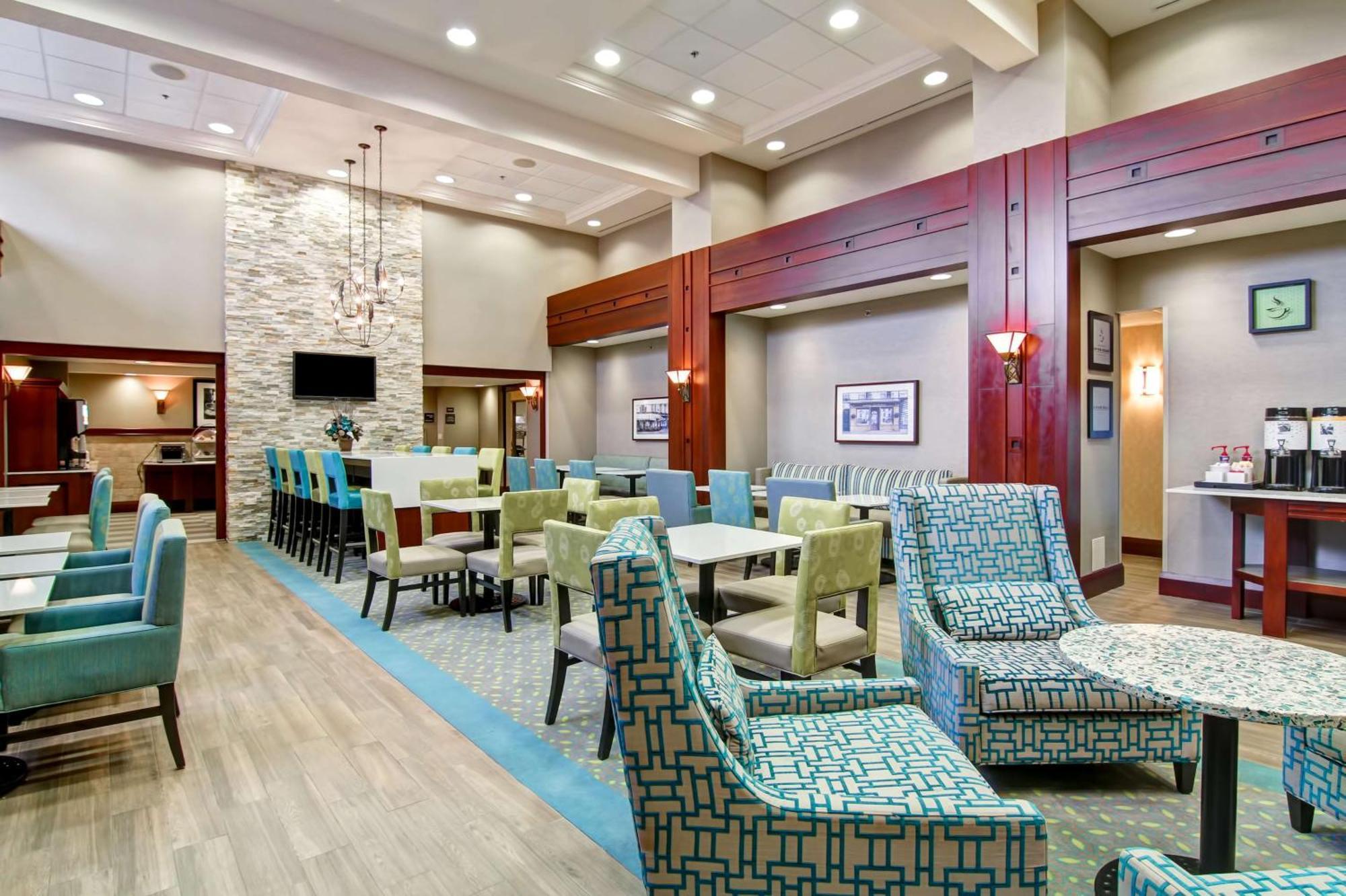 Hampton Inn & Suites Guelph Exterior photo
